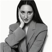 Profesora de inglés apta para todas las edades y niveles.